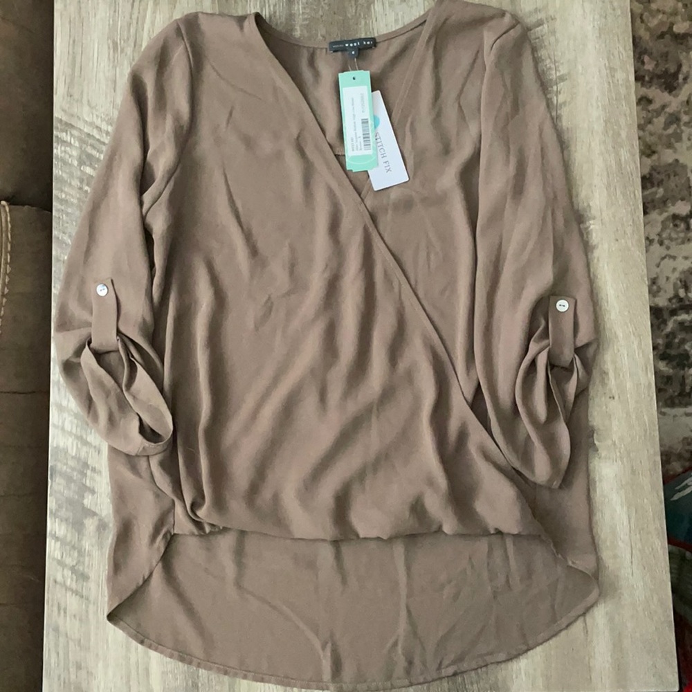 LAST CHANCE 🖤 NWT Taupe Blouse 🤎